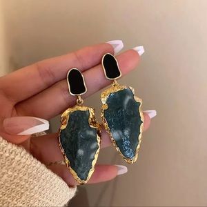 😍Beautiful Green Agate Dangle Earrings